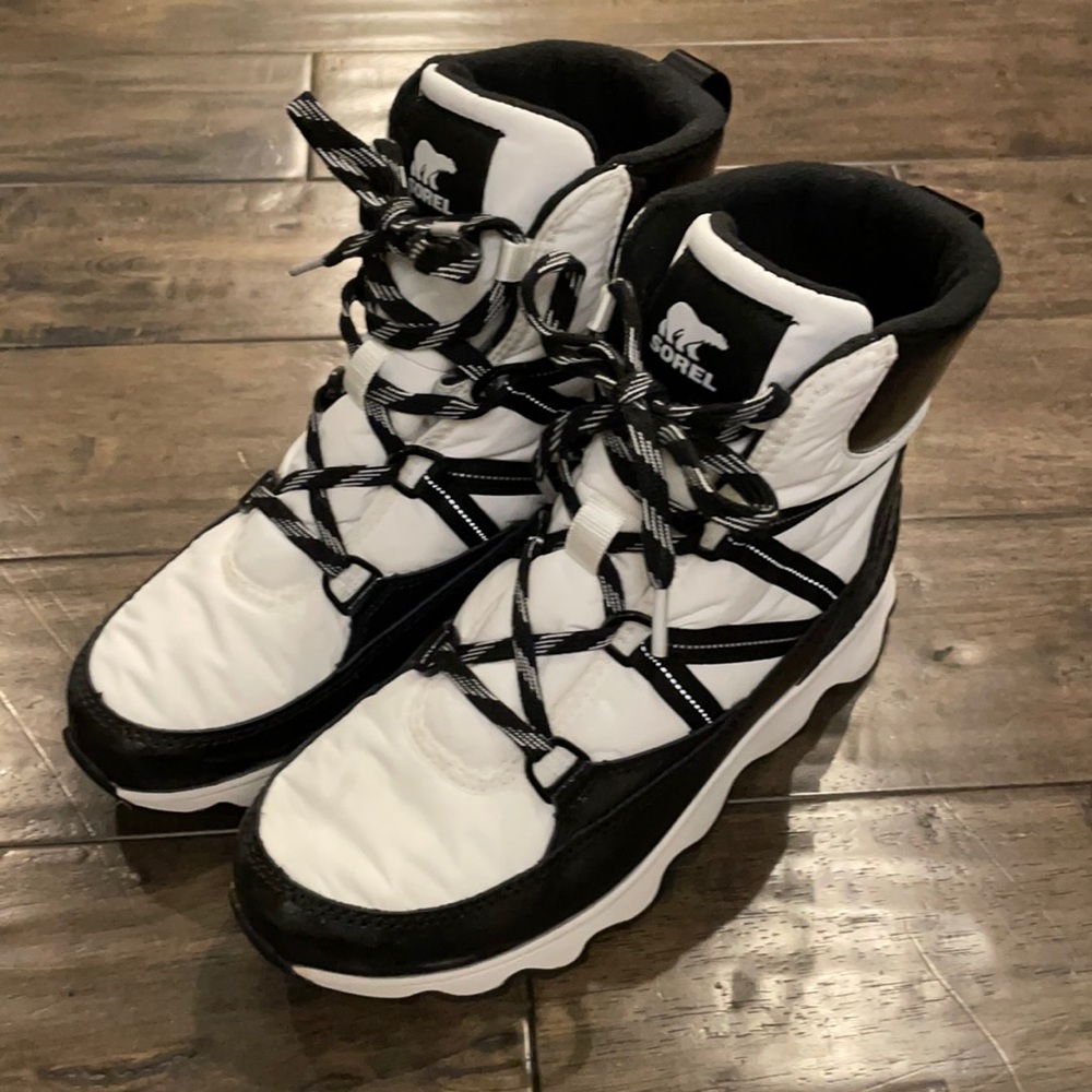 Sorel Women’s Kinetic Sport Winter Boots